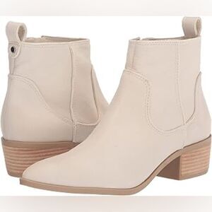 Dolce Vita Able Bootie Size 9